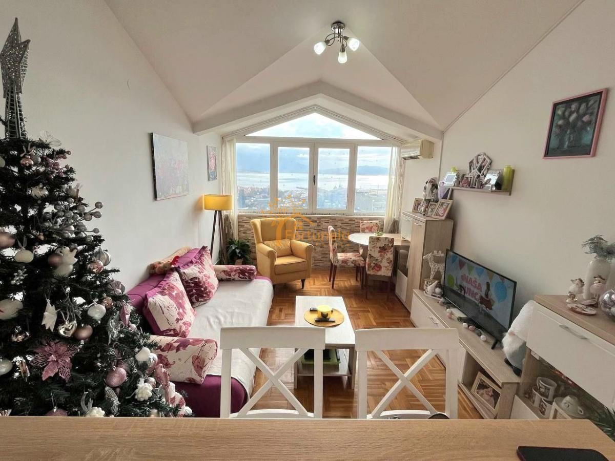 Furnished one-bedroom apartment in Bijela, Herceg Novi